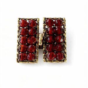 VOUGE Jury Red Stone Jewelry Clasp Vintage Circa: 1960's MARKED